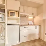 Lumineux En Centre-ville Avec Balcon Et Animaux Admis - Fr-1-841-16 아파트